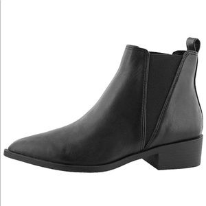 Steve Madden- black leather booties- comfy & chic!
